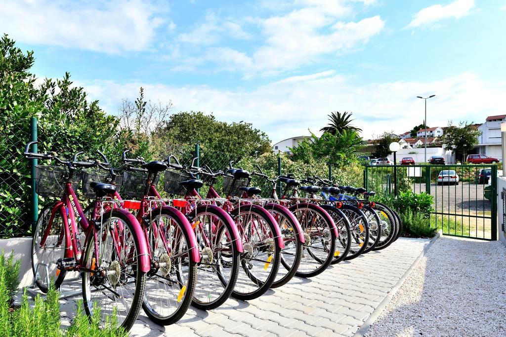 Bretia Apartments Sutivan Luaran gambar