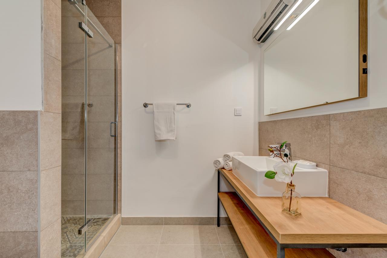 Bretia Apartments Sutivan Luaran gambar