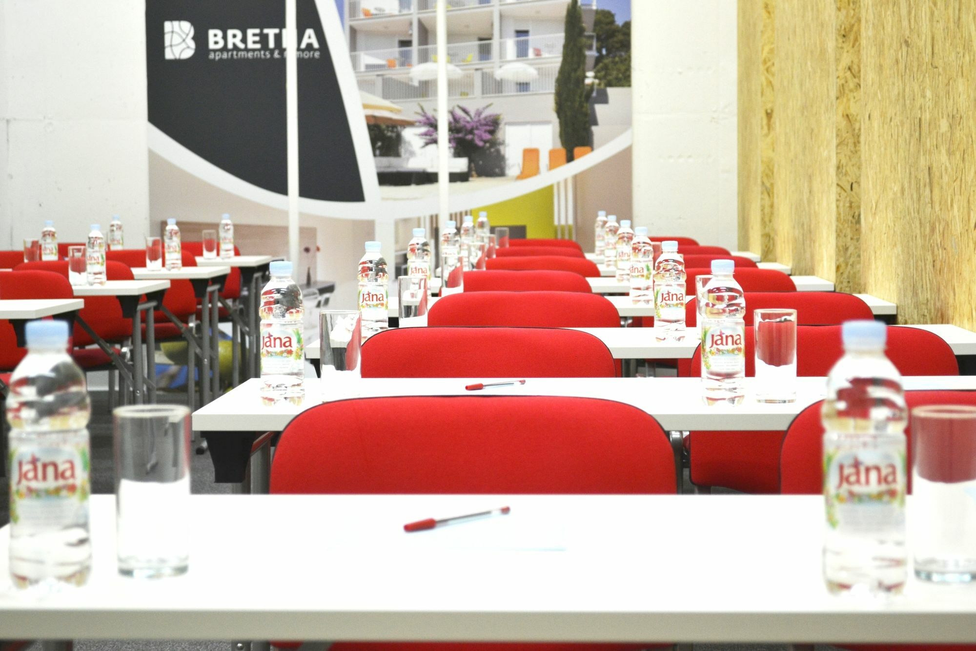 Bretia Apartments Sutivan Luaran gambar