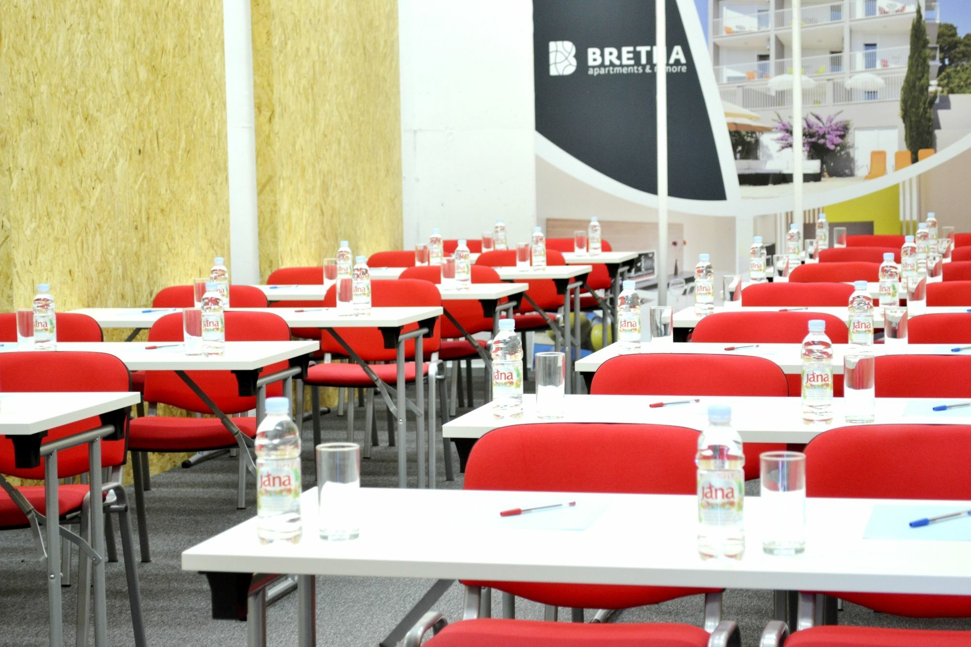 Bretia Apartments Sutivan Luaran gambar