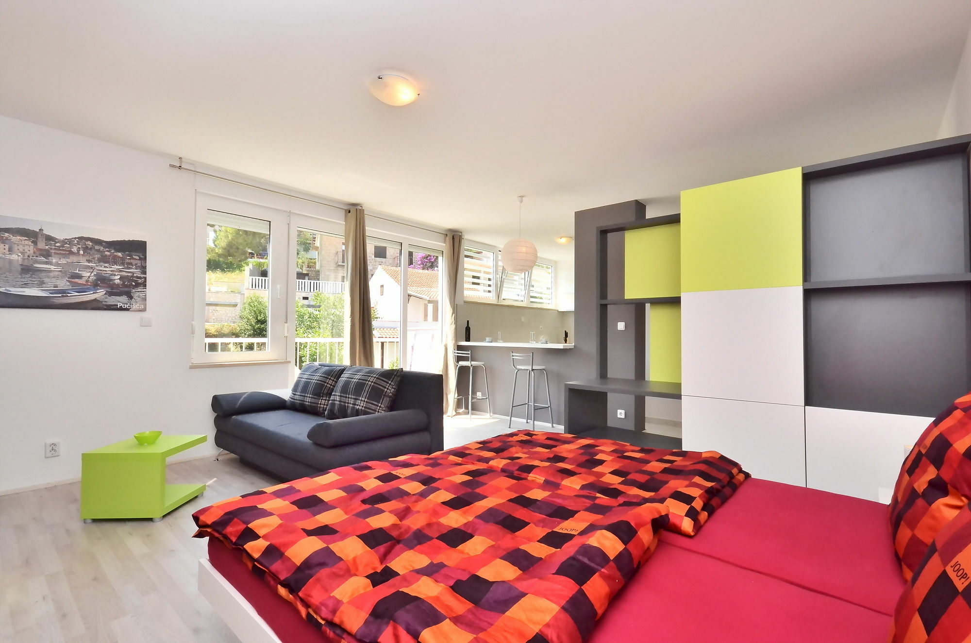 Bretia Apartments Sutivan Luaran gambar